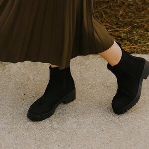 Time And Tru Mid Shaft Chelsea Boot Women's Size 6 Black NEW